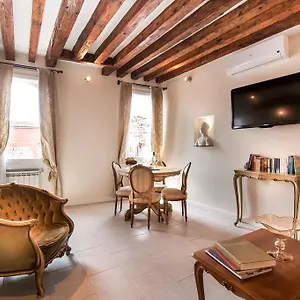  Appartement Michelle In Charming Italie